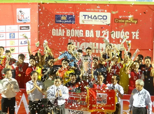 Vietnam wins international U21 football championship after deadly penalty shoots